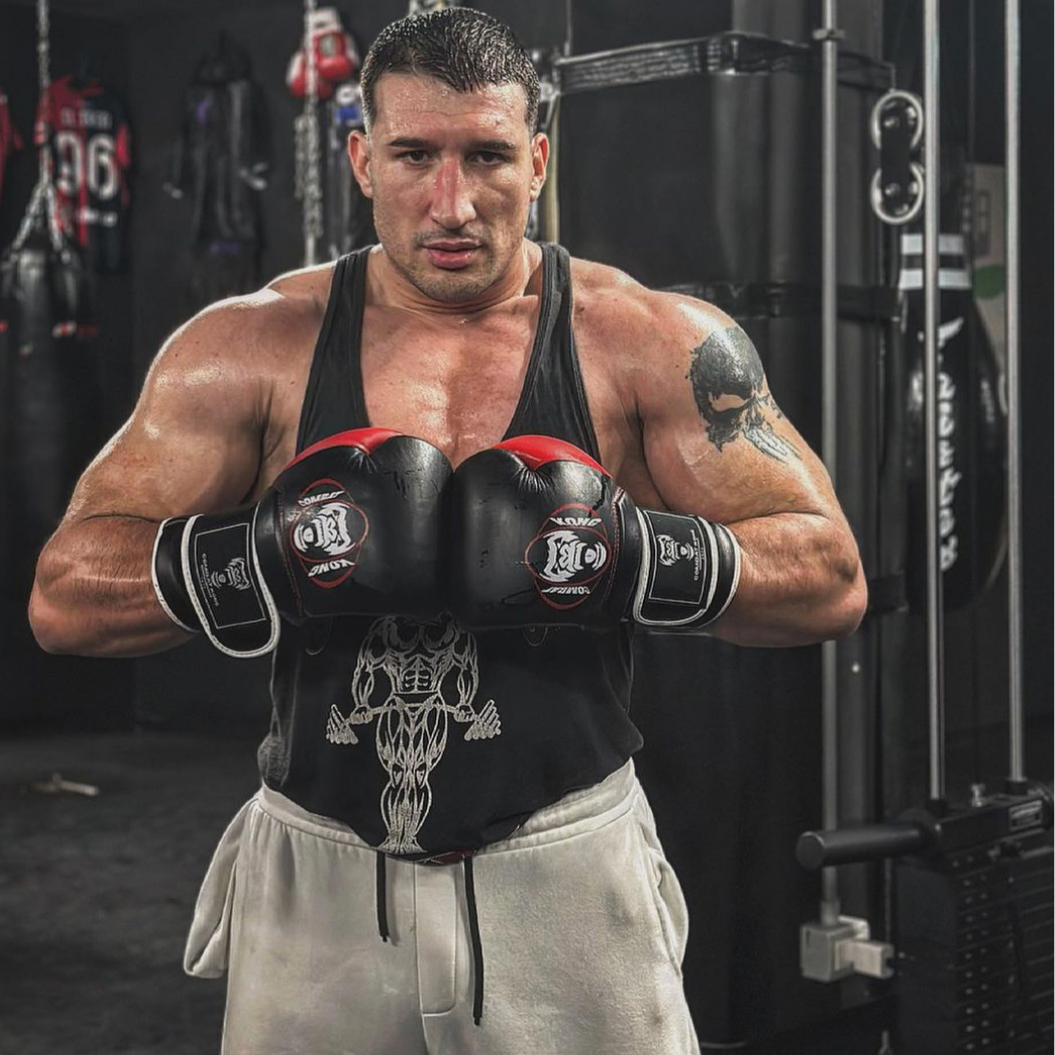 BLOODY BLACK SPARRING GLOVES